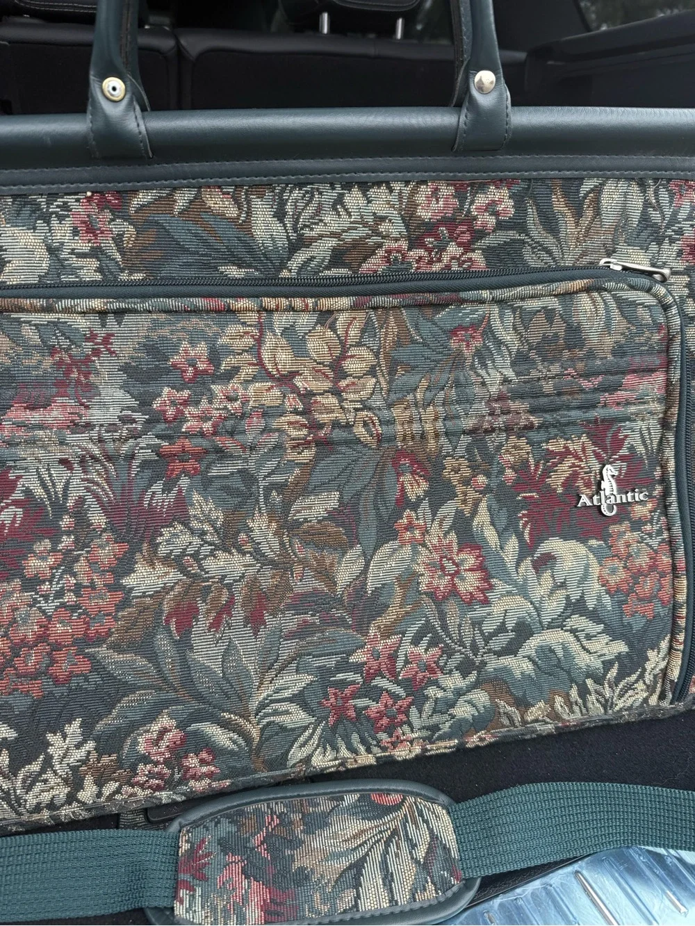 Atlantic /VINTAGE BAG Floral Tapestry Travel Tote - Green Multi